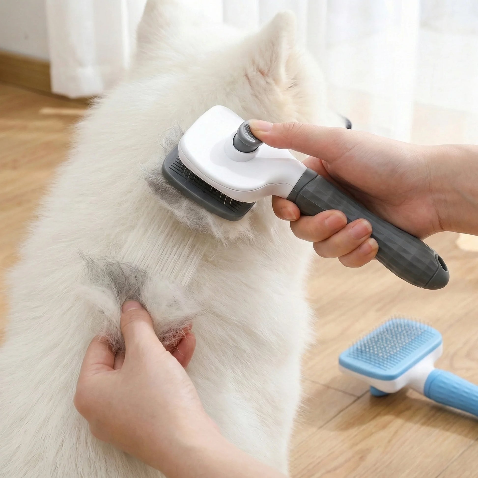 Self-Cleaning Grooming Brush - Snibble Pets